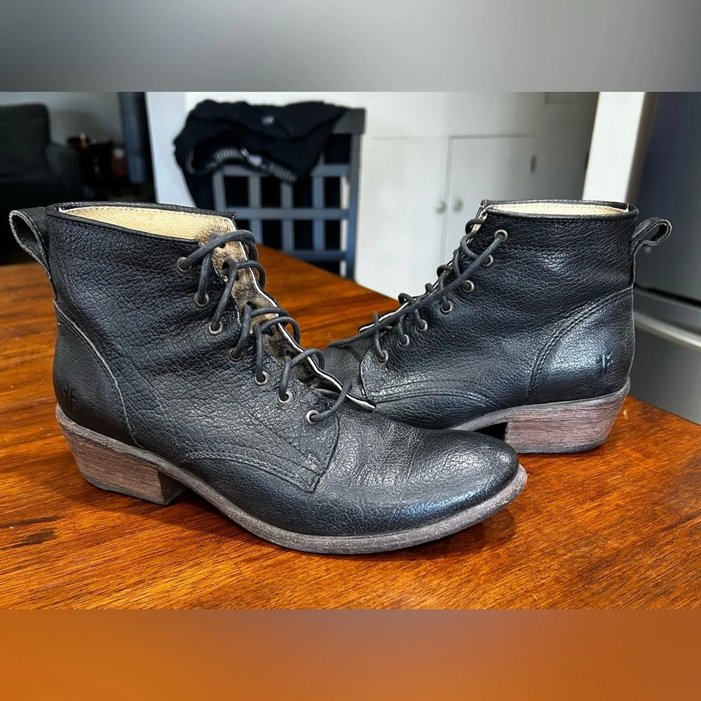 Frye Carson Lace Up Boots - Picture 2 of 7